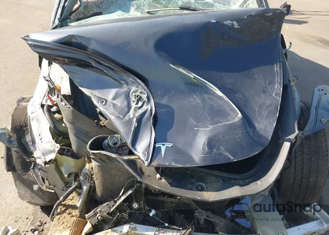 2024 Tesla Model Y Long Range Dual Motor All-Wheel Drive из США, поврежденный, VIN 7SAYGDEE0RF079441